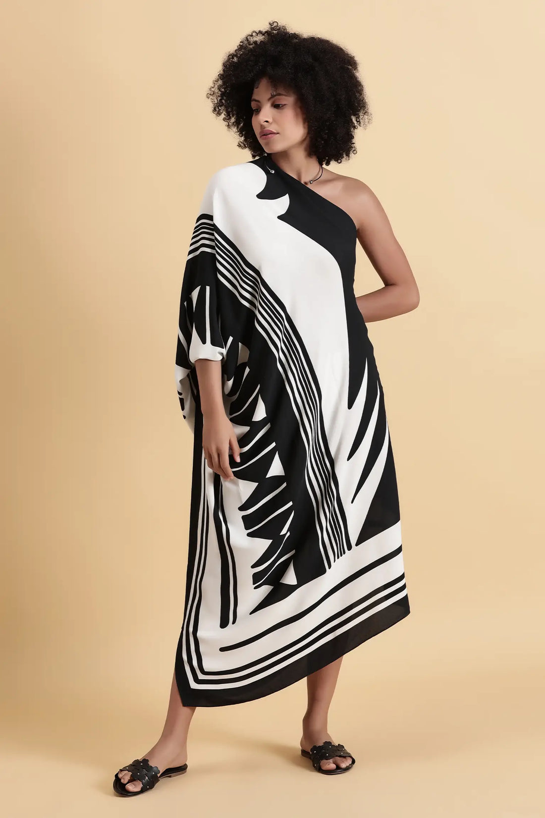 Monochrome Muse Kaftan